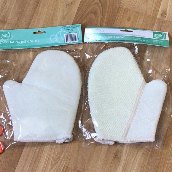 Bundle of Ex-Foliating Bath Gloves and Soap - Picture 7 of 10